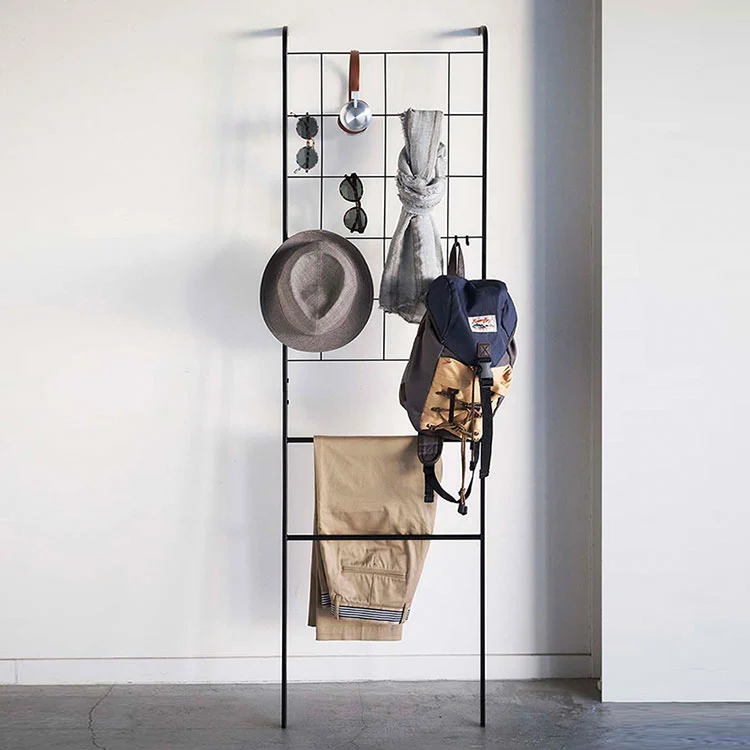 Vannitoa metallist rätikuhoidja